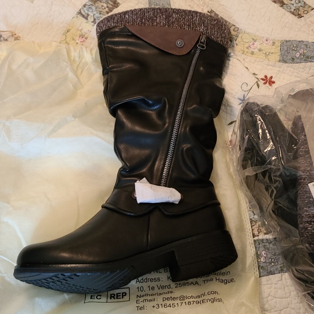 NWT fully lined boots